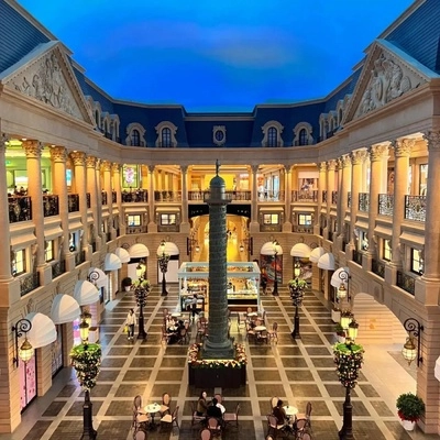 腾龙集团外观夜景